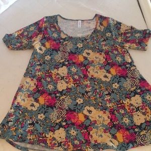 Patterned LulaRoe perfect T